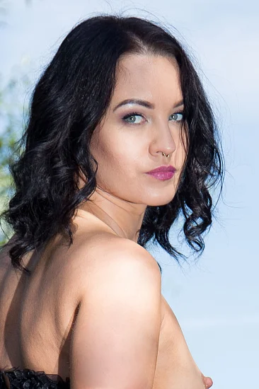 Lola Ash